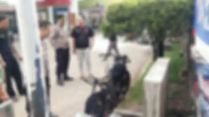 Satu unit pompa SPBU di Bogor terbakar akibat percikan api di motor.