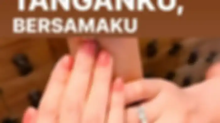 Angga Wijaya mengunggah potret tangan dengan cincin yang disematkan pada jari manisnya, Jumat (10/2/2023). 