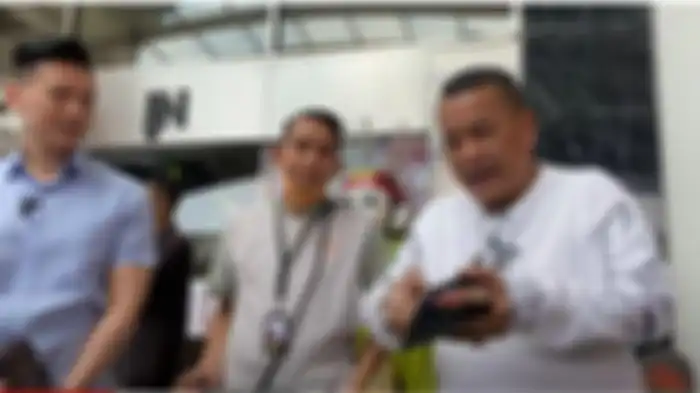 Hotman Paris - Hotman Paris ngaku kehilangan dompet berisi Rp 70 Juta saat menemui calon asisten pribadinya. 