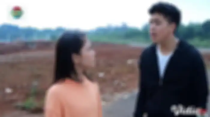 Begini adegan romantis antara Sridevi DA yang menjadi Adara dan Nizam Hasan yang menjadi Raihan serta keduanya yang menjadi pasangan dalam serial Magic 5 Indosiar. 