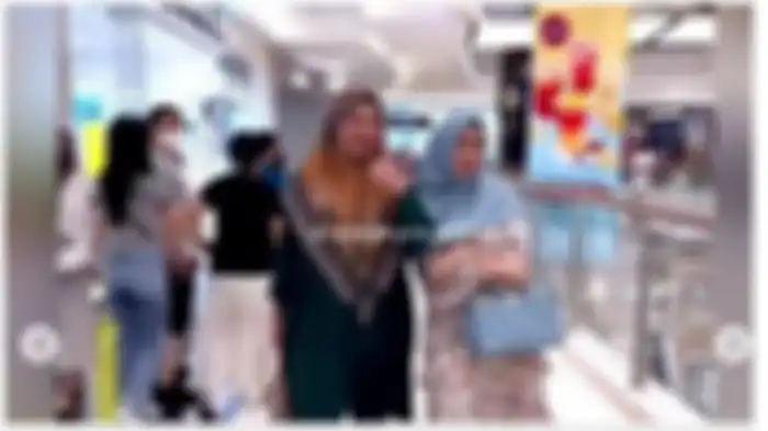 Ibunda Syahnaz Sadiqah, Amy Qanita serta ibunda Jeje Govinda pilih jalan-jalan ke mal bersama dibanding klarifikasi perselingkuhan.