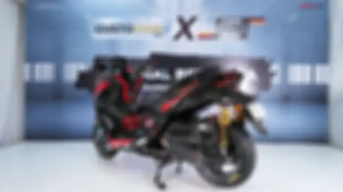 Tampak belakang modifikasi motor Yamaha XMAX milik Rifky