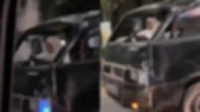 Viral emak-emak ngebut pakai pikap ringsek