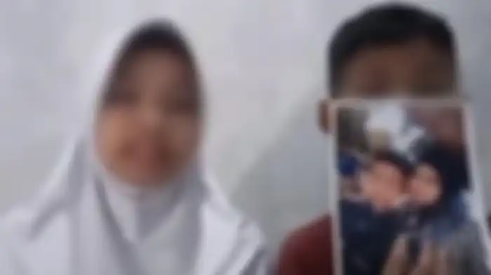 Dua orang anak asal Cianjur mencari keberadaan ibunya yang menjadi Tenaga Kerja Wanita (TKW) atau Pekerja Migran Indonesia (PMI) di Dubai, Uni Emirat Arab.