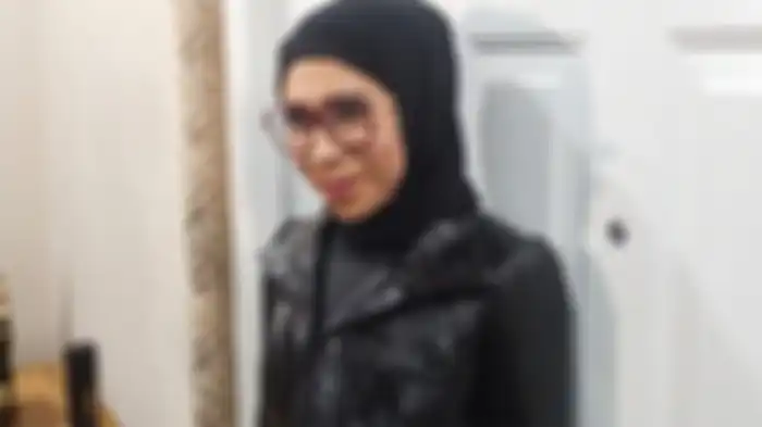 Penampilan Melly Goeslaw terkini usai gelar jumpa pers di kawasan Cilandak, Jakarta Selatan. 