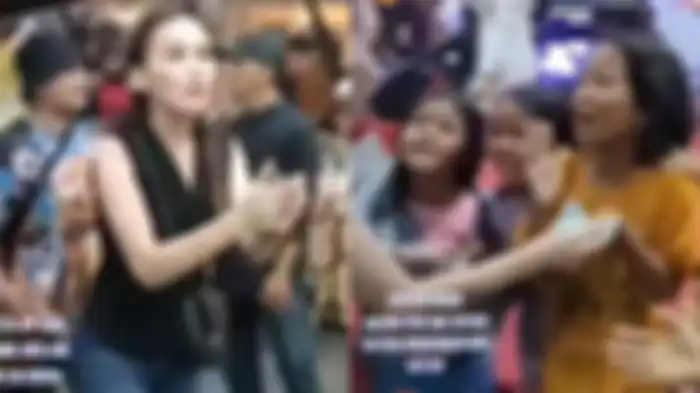 Momen Ayu Ting Ting (kiri) menyuruh pulang bocah kampung imbas menonton acara orang dewasa.