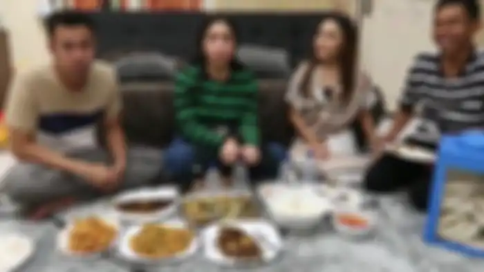 Nagita Slavina di rumah Dede Sunandar 