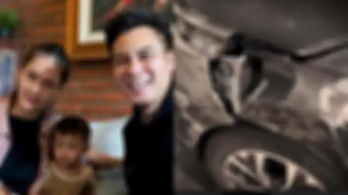 Baim Wong alami kecelakaan hingga mobil ringsek.