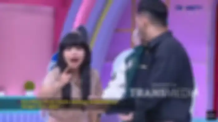 Dinar Candy ngamuk saat live.