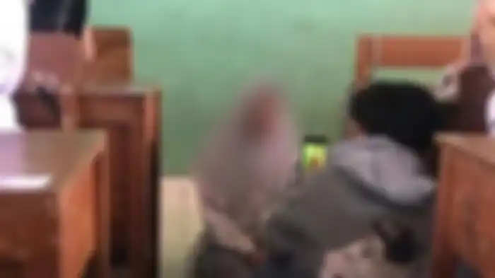Siswi SMA Muhammadiyah 2 Bandar Lampung berinisial MA terpaksa dimasukan ke Rumah Sakit Jiwa (RSJ) Provinsi Lampung oleh keluarganya setelah di-bully teman sekelasnya 
