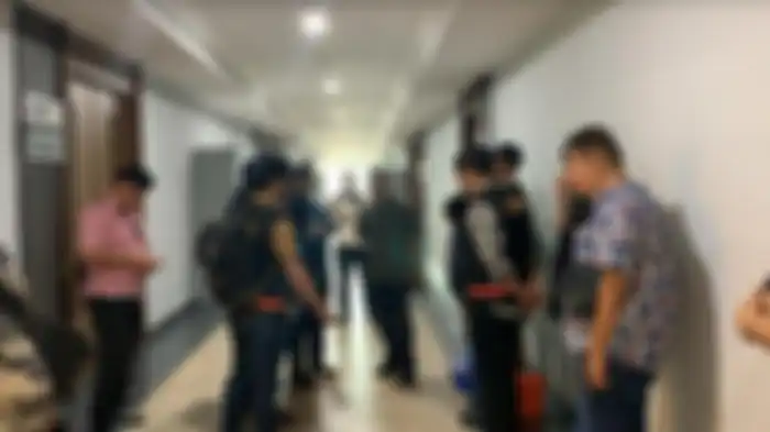 Suasana di Unpri Medan Jalan Sampul, Kota Medan, tempat ditemukannya lima mayat tanpa identitas, saat didatangi oleh personel Polrestabes Medan dan Tim Labfor Polda Sumut, Selasa (12/12/2023).