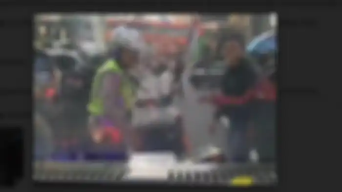 Polantas hentikan relawan ambulans di Jaksel. Dirlantas Polda Metro Jaya, Kombes Latif Usman, memberikan penjelasan terkait video pengendara sebagai relawan ambulans diberhentikan polisi.