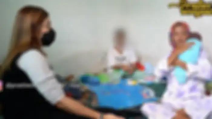 Remaja korban pemerkosaan ayah kandung di Tangerang Selatan ternyata selama ini hidup prihatin. 