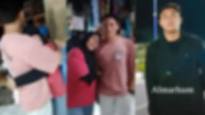 Viral momen pilu ibu bertemu pria mirip almarhum anaknya di Pasar Tondano, Minahasa, Sulawesi Utara. 