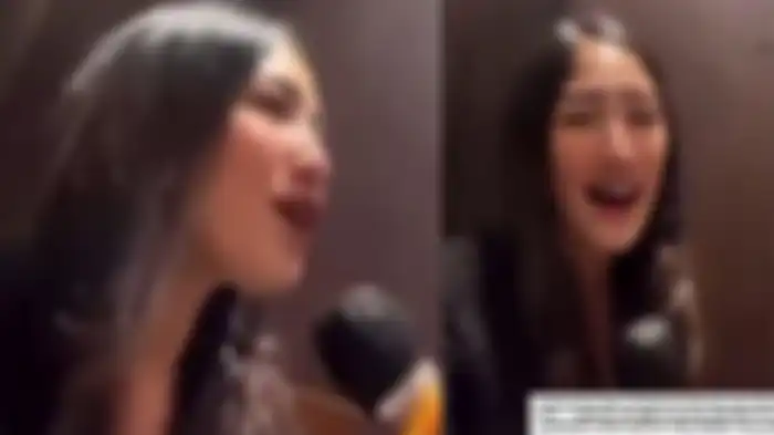 Tamara Tyasmara asyik karaoke