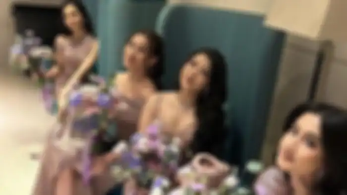 Penampilan para bridesmaid di pernikahan Rizky Febian dan Mahalini