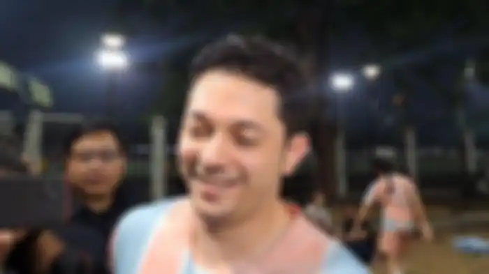 Bintang sinetron dan FTV Andrew Andika muncul ke publik, setelah dugaan perselingkuhan dengan Soraya Rasyid dibeberkan istrinya, Tengku Dewi Putri. Ini kata Andrew Andika soal dugaan perselingkuhan dirinya. 