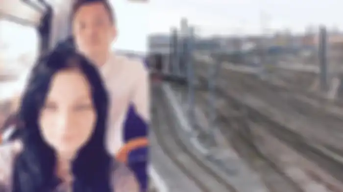 Sebelum tewas, keduanya terlihat melompat sambil berpelukan | Montase dari British Transport Police & SWNS