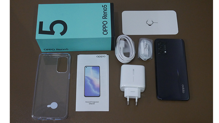 isi kotak dari kemasan Oppo Reno5