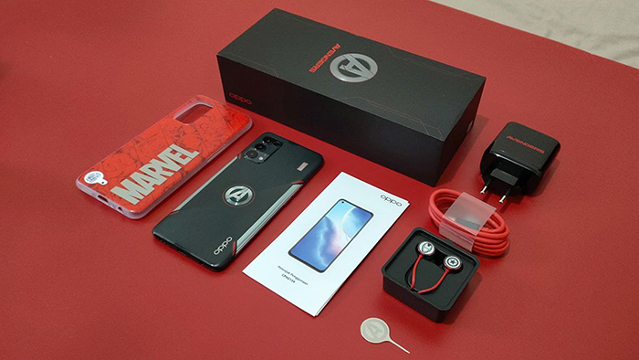 Isi kotak Oppo Reno5 Marvel Edition