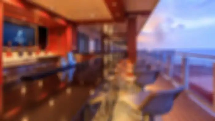 Bar di kapal pesiar