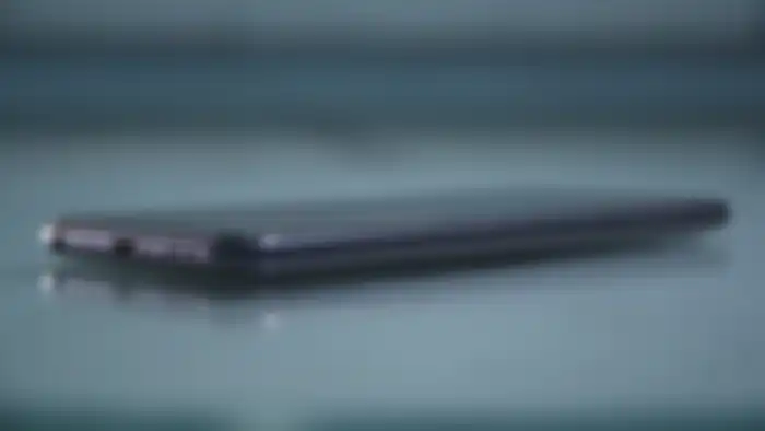 sisi Asus Zenfone Max Pro M1 tetap ramping