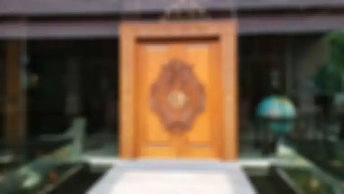 Pintu menuju ruang perpustakaan