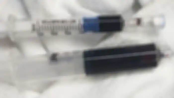 Petugas menemukan darah wanita ini berubah menjadi biru. 