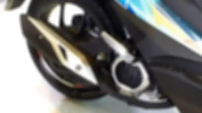 Aksesoris resmi All New Honda BeAT, yaitu cover knalpot dan cover kipas magnet.