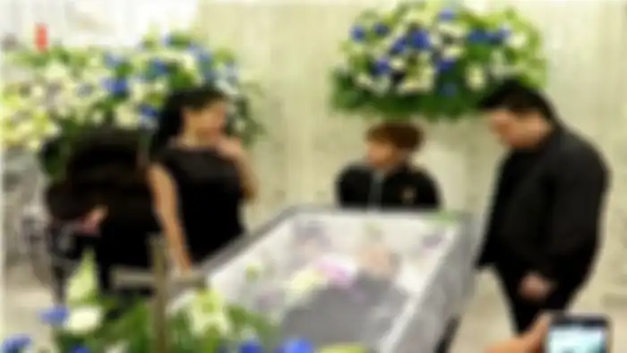Angel Karamoy Ikut Mandikan Jenazah Mantan Mertuanya, Ini Wasiat yang Disampaikan Sebelum Ayah Steven RumangkangTutup Usia.