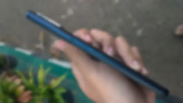 Sisi Kanan Oppo A92