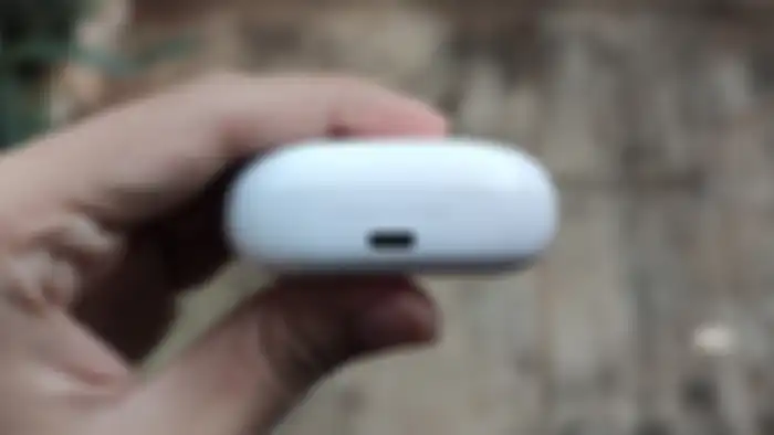 Port USB-C di Oppo Enco W11