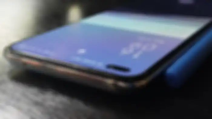 Perbandingan ketebalan Oppo Reno4 F dengan Pulpen