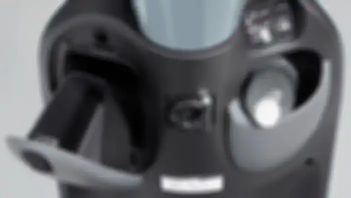 Fitur Honda Metropolitan 2020 dilengkapi power outler seperti All New Honda BeAT.