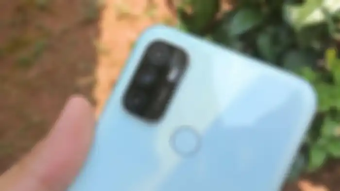 Setup 3 kamera Oppo A33, salah satu rekomendasi HP Oppo kamera terbaik dengan harga Rp 2 jutaan. Cocok buat motret Happy Asmara.