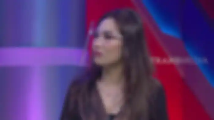 Ayu Dewi kesal