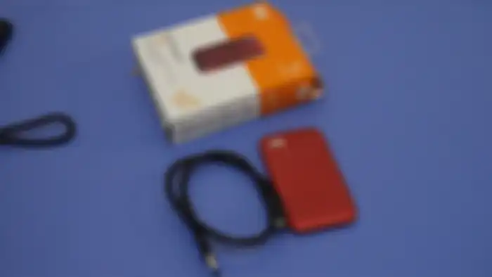 Isi dari kotak kemasan WD My Passport SSD 1TB
