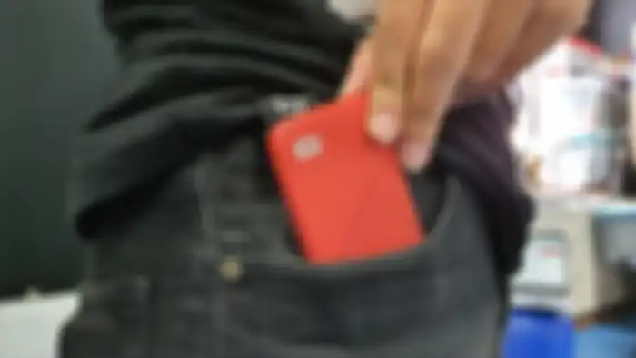 WD My Passport SSD 1TB yang praktis dimasukkan ke kantung celana