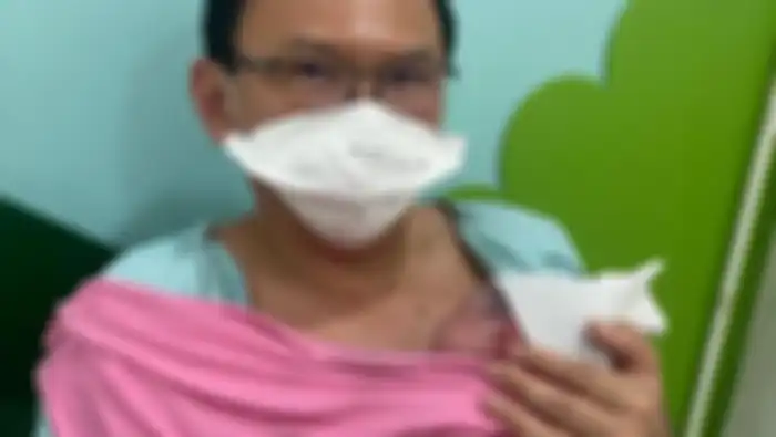 Ahok memamerkan foto bahagia usai anak keduanya lahir. Dia memberi nama ini pada putri keduanya.