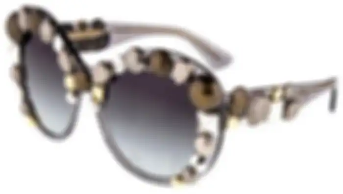 Kacamata Syahrini merk Dolce & Gabbana