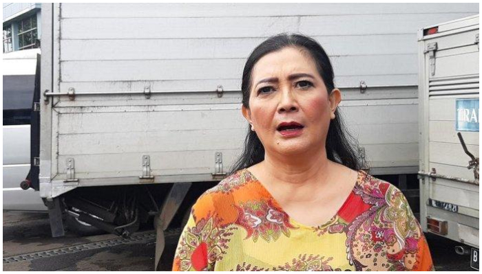 Kepepet Tak Dapat Job Meskipun Sudah 30 Tahun Wara Wiri Di Dunia Hiburan, Artis Ini Banting Setir Jadi Sopir Taksi Online Demi Menyambung Hidup