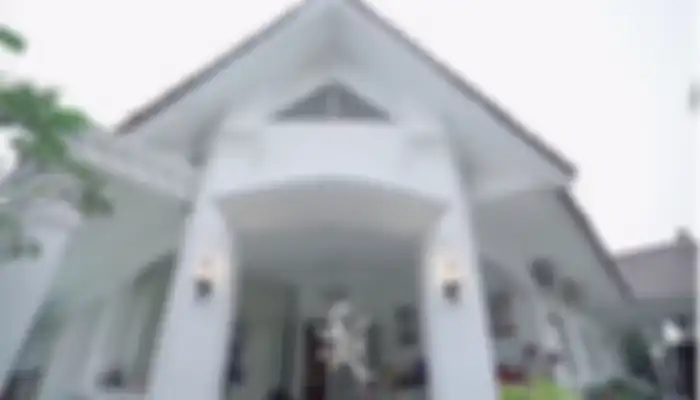Rumah Syahrini berdesain Eropa klasik