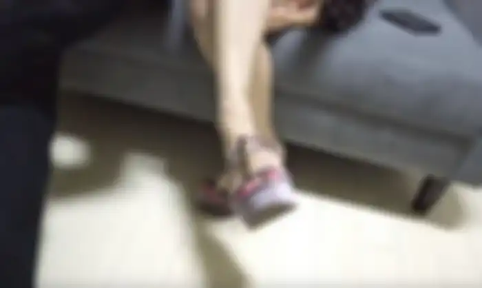 Sandal Barbie Kumalasari yang harganya hanya Rp300 ribu