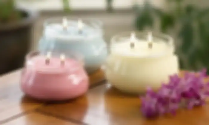 Lilin aromaterapi alami untuk ruangan.