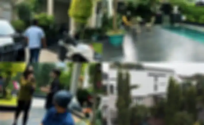 Pelataran rumah Ahok dan Puput Nastiti Devi