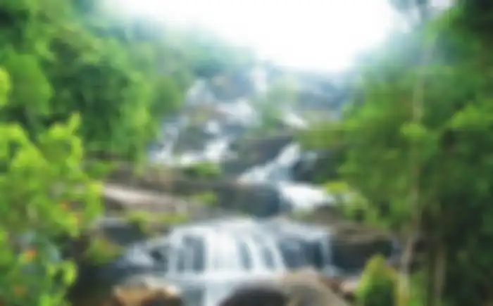 Air terjun salah satu pemanfaatan air sebagai energi alternatif.