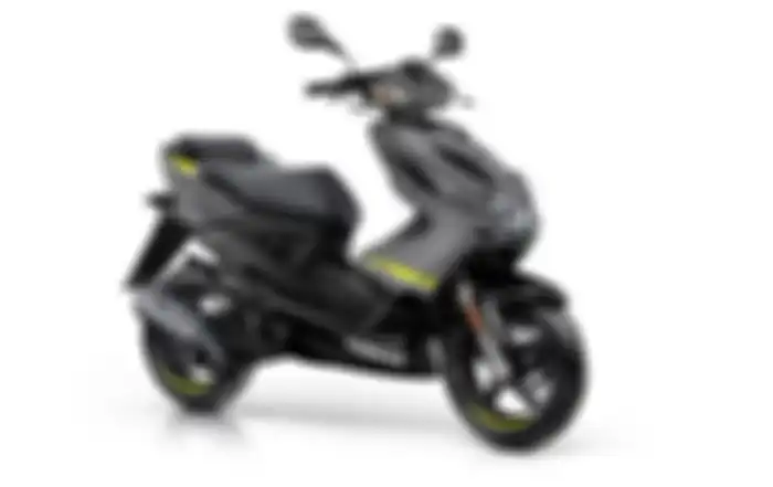 Mesinnya cuma 50 cc makanya dimensinya juga enggak gambot seperti Aerox 155 Indonesia