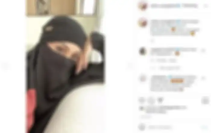 Celine Evangelista pakai cadar