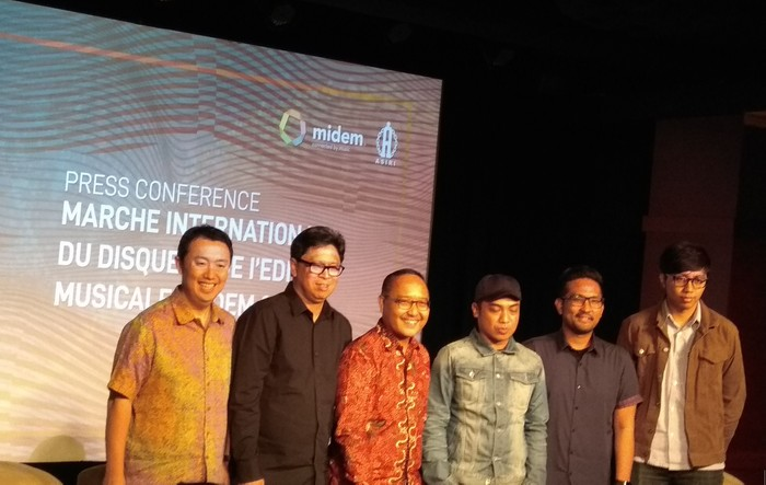 Para pegiat musik menuju MIDEM