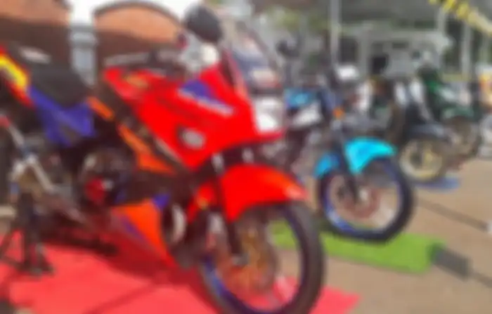 Mengambil lokasi di parkiran FK UMJ Cempaka Putih, deretan motor modifikasi tampil dengan ubahan menarik.